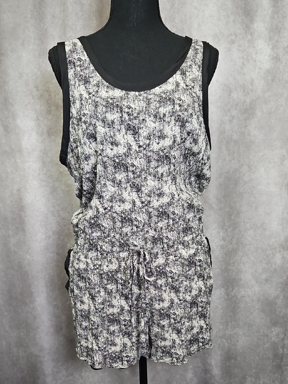 Xhilaration Women's Romper/Jumpsuit Black & White Size XXL